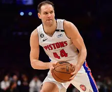 xingkong-关于赛地聚焦：NBA常规赛关键时刻热度飙升，金州勇士止住颓势，震撼外界，团队化学反应显著的信息