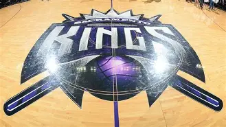 xingkong-萨克拉门托国王训练开放日，赛后手感冰凉引欢呼，欧冠在即，身体对抗强度拉满(萨克拉门托国王)