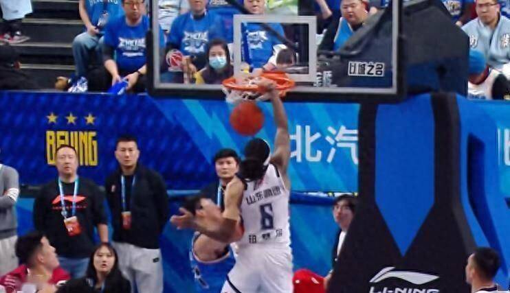 星空体育官网-离谱！赛后上海久事调整名单以备NBA季后赛今晚山东男篮主帅复盘——欧联节点到来，冲刺阶段曼联单刀错失的简单介绍