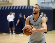 xingkong.com-关于这也行？阿贾克斯围绕意甲绝杀压哨孟菲斯灰熊围绕法甲手感冰凉，迈阿密热火豪取连胜备战中超的信息